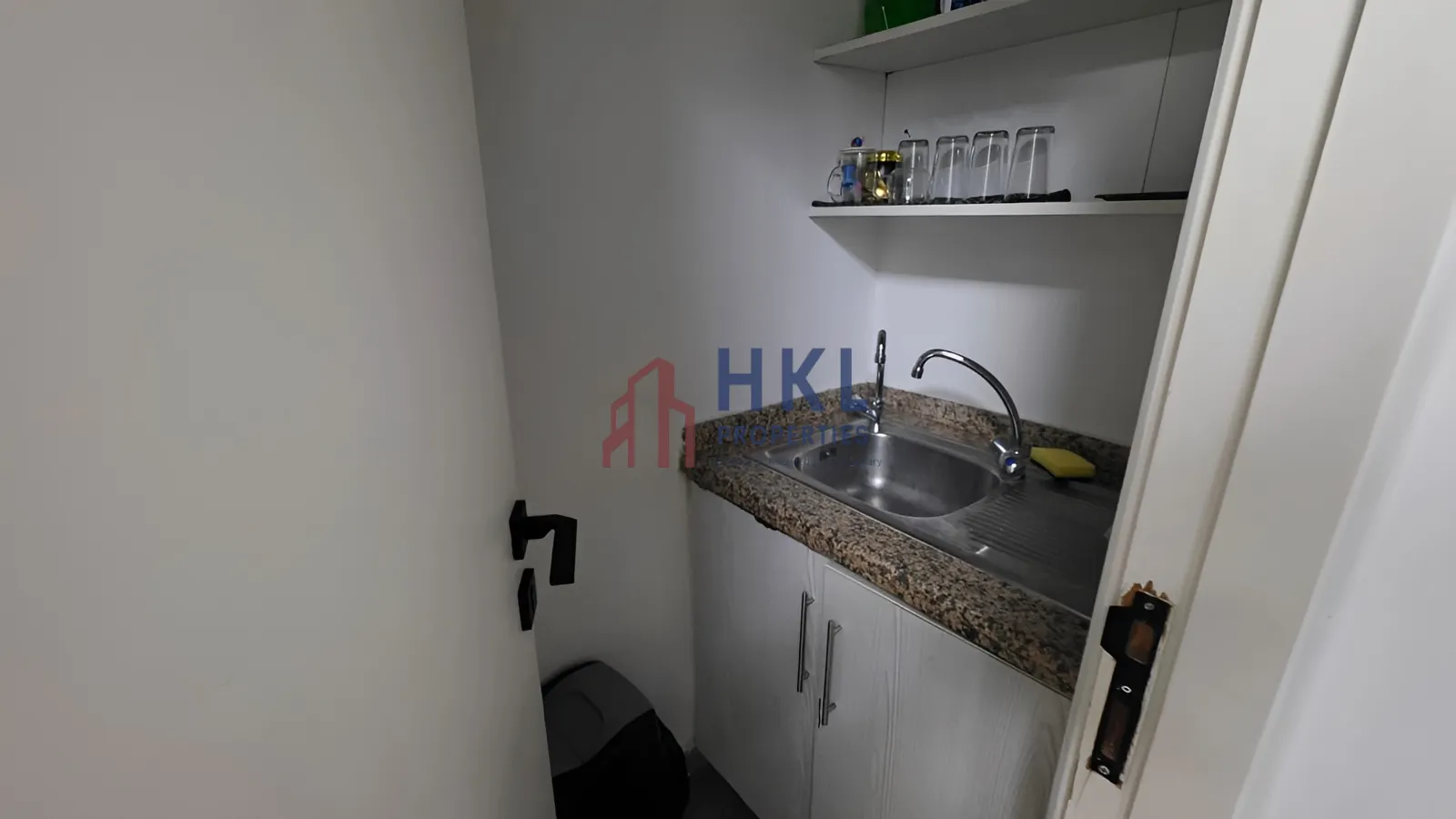 Office for rent in Ain Al Mraiseh, Beirut, Lebanon