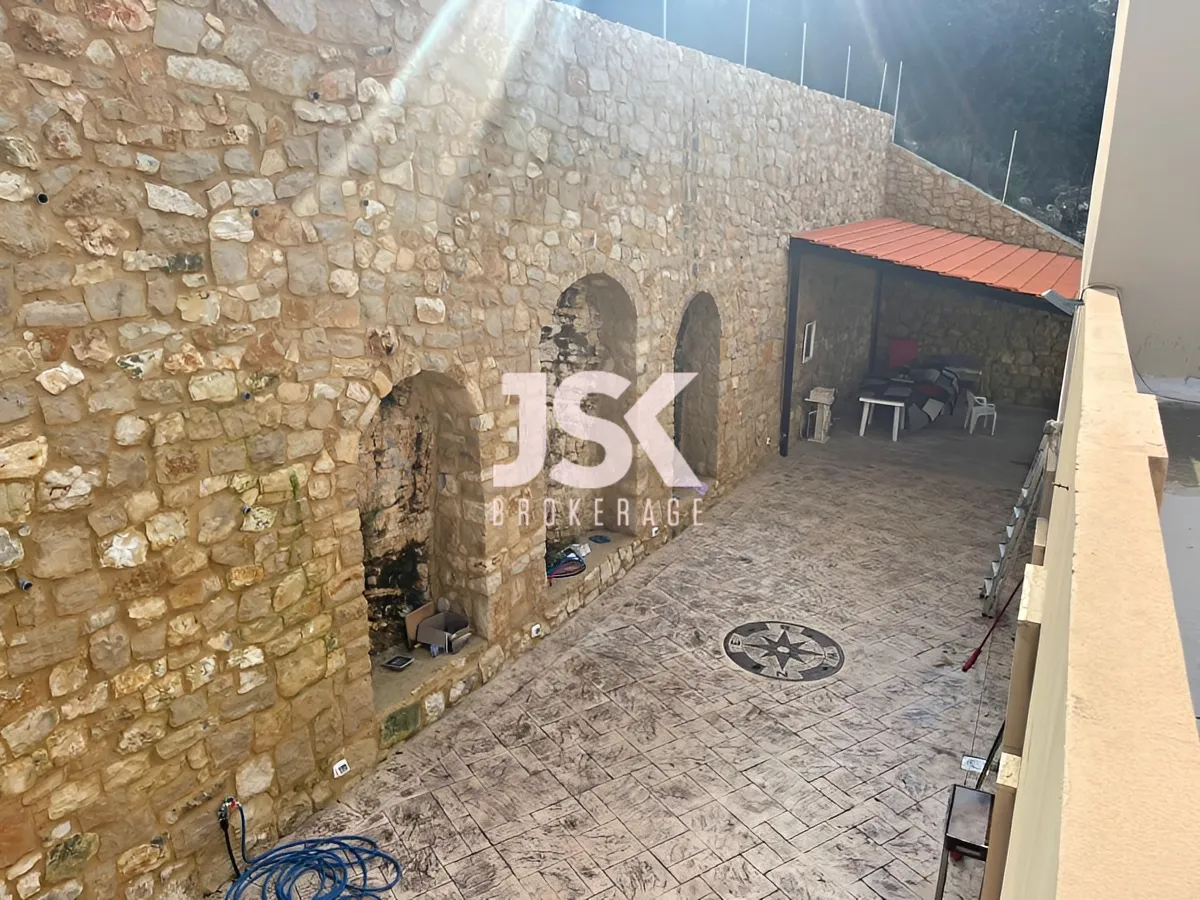Villa for Sale in Aamchit, Lebanon - 3 bed, 4 bath