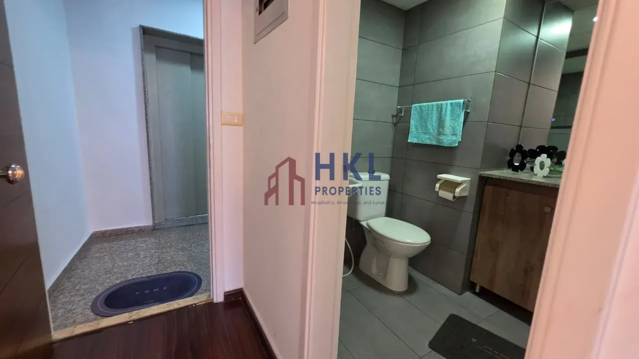Office for rent in Ain Al Mraiseh, Beirut, Lebanon