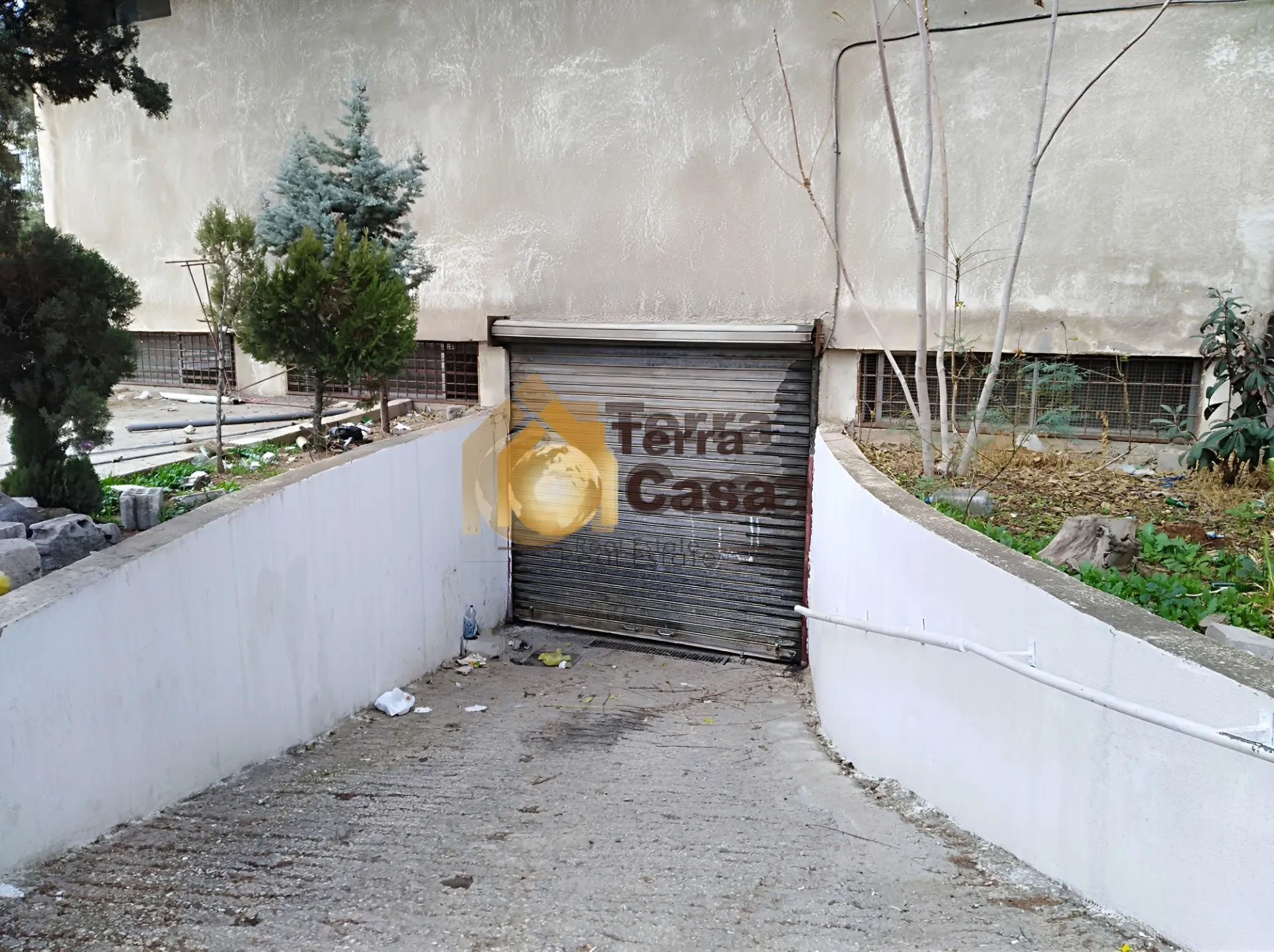 Commercial for sale in Madine el Sinayia