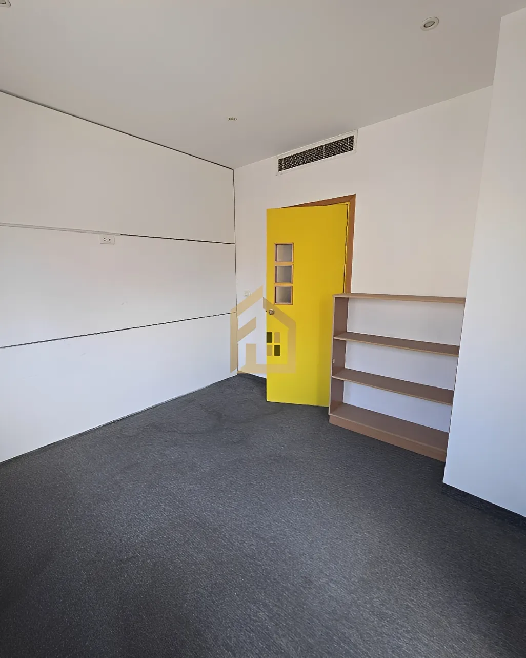 Office for sale in Dekwaneh, Lebanon