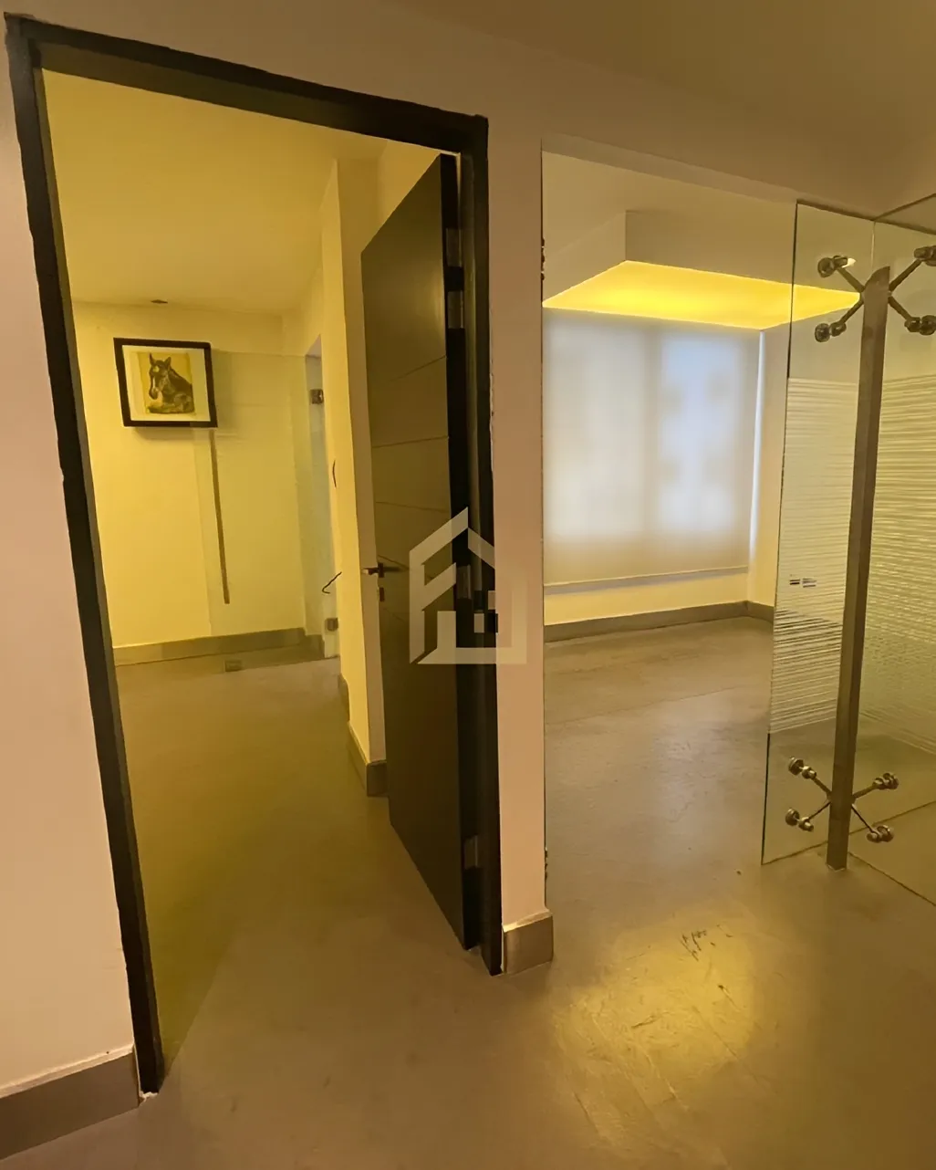 Office for rent in Forn El Chebbak, Lebanon