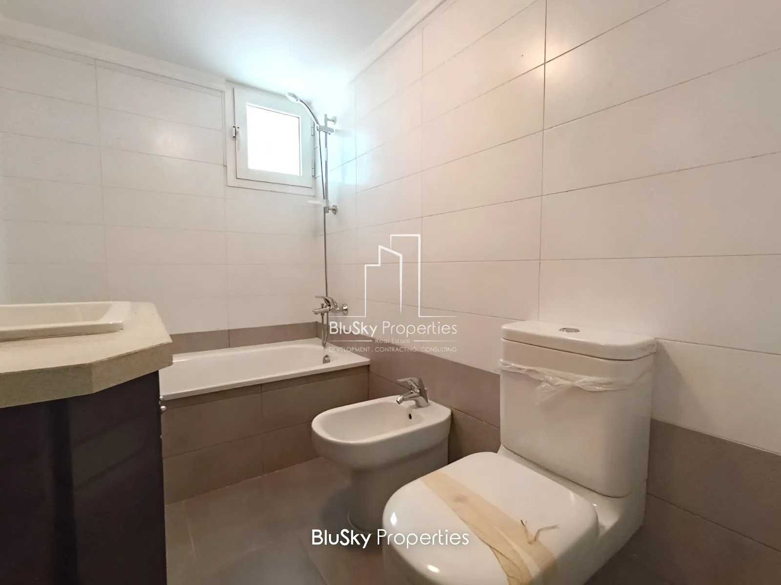 Apartment for Sale in Haret Sakher