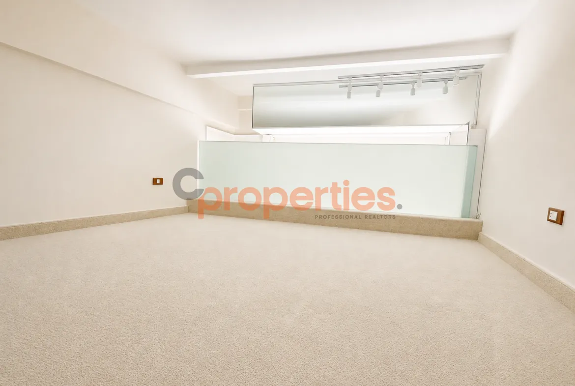 Shop for Rent in Downtown