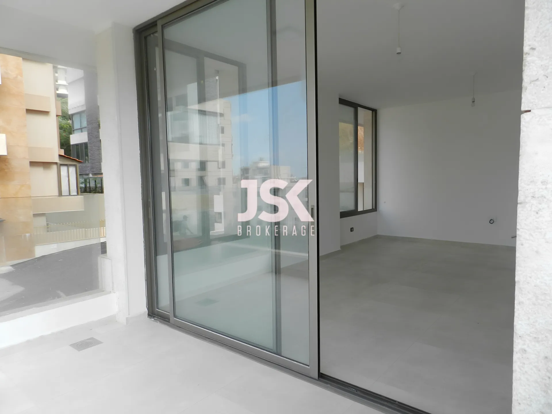 Apartment for Sale in Haret Sakher
