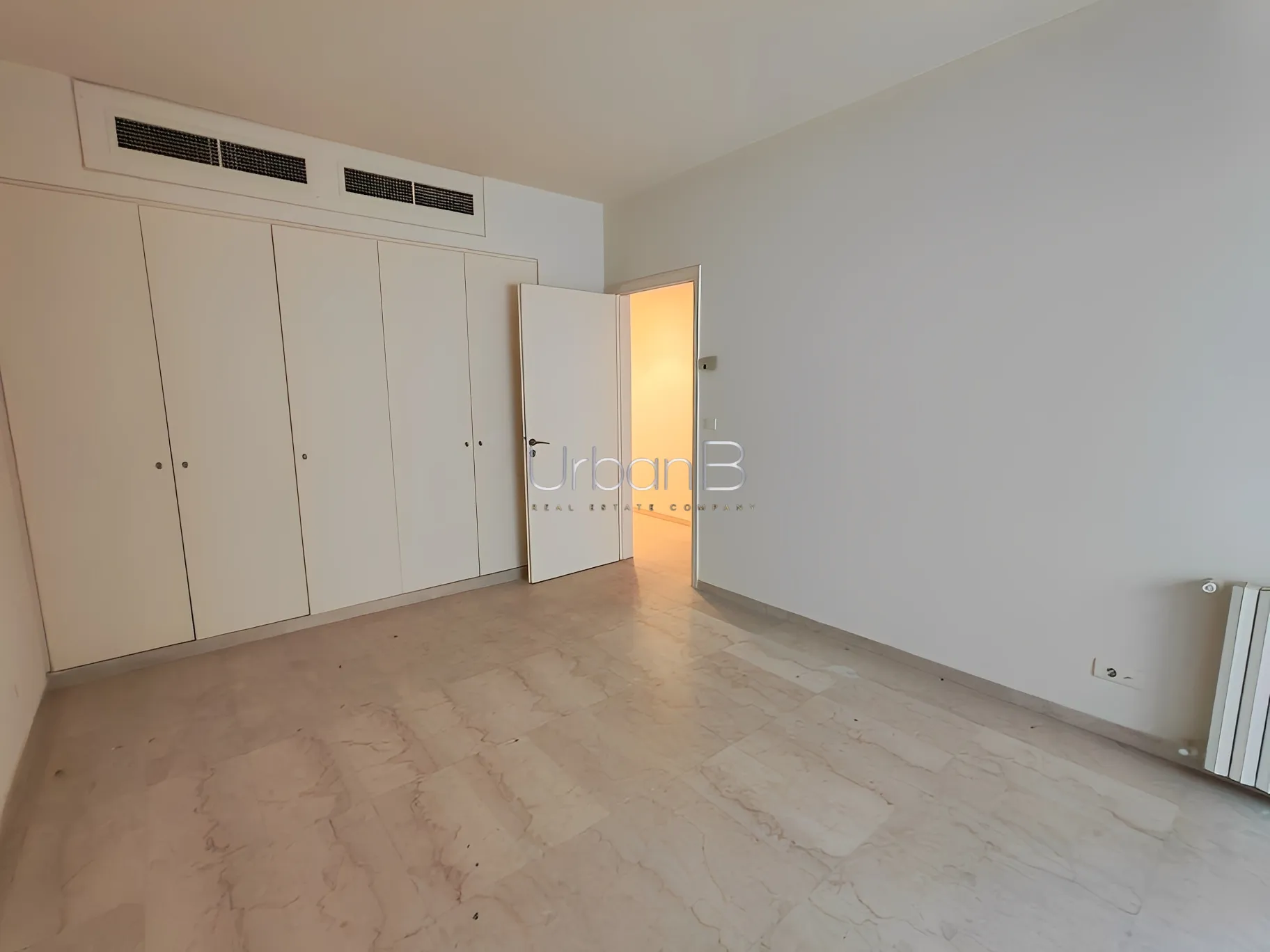 Apartment for Rent in Caree d'or, Achrafieh