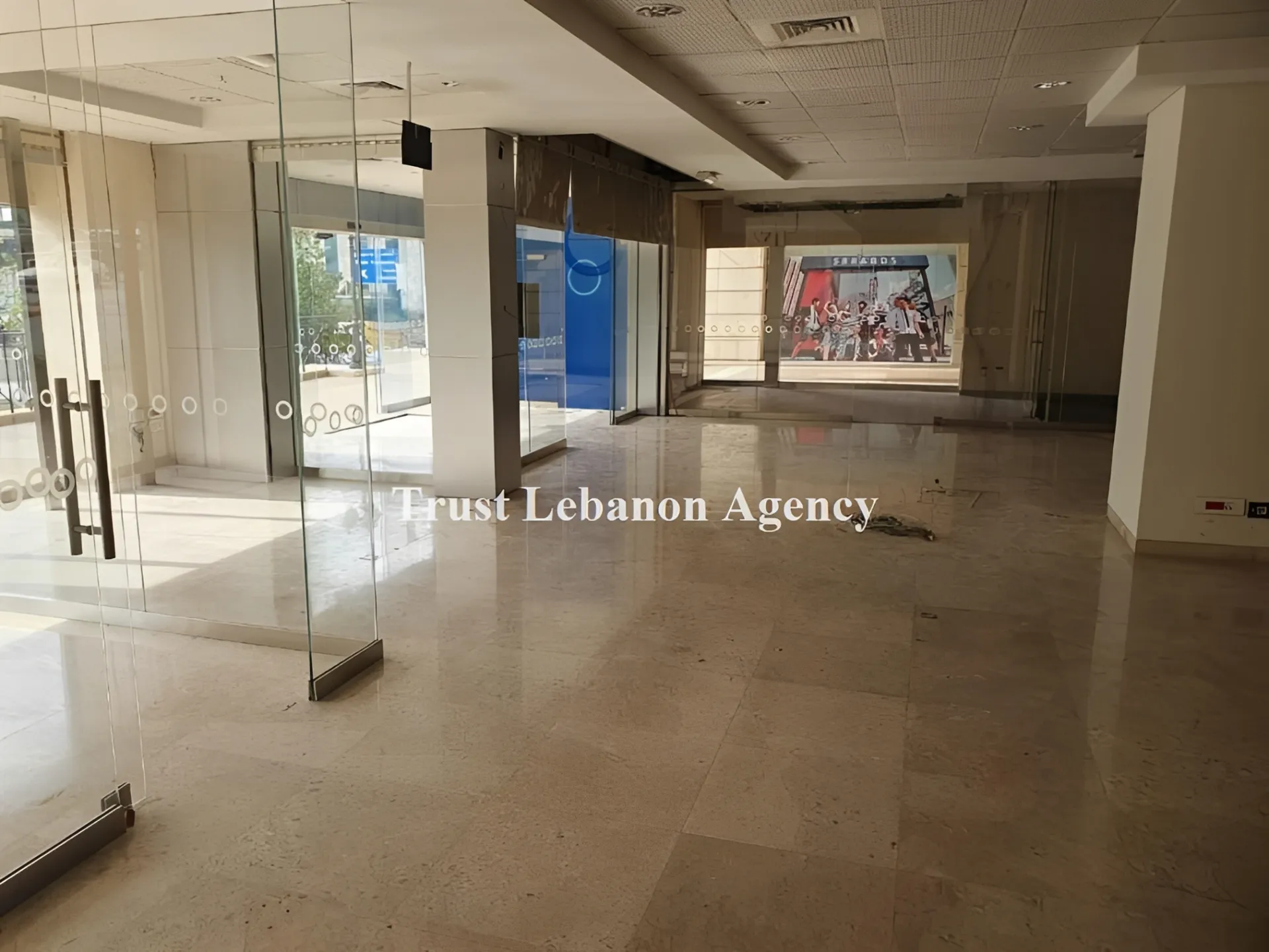 Commercial Property For Rent in Baabda, Hazmieh