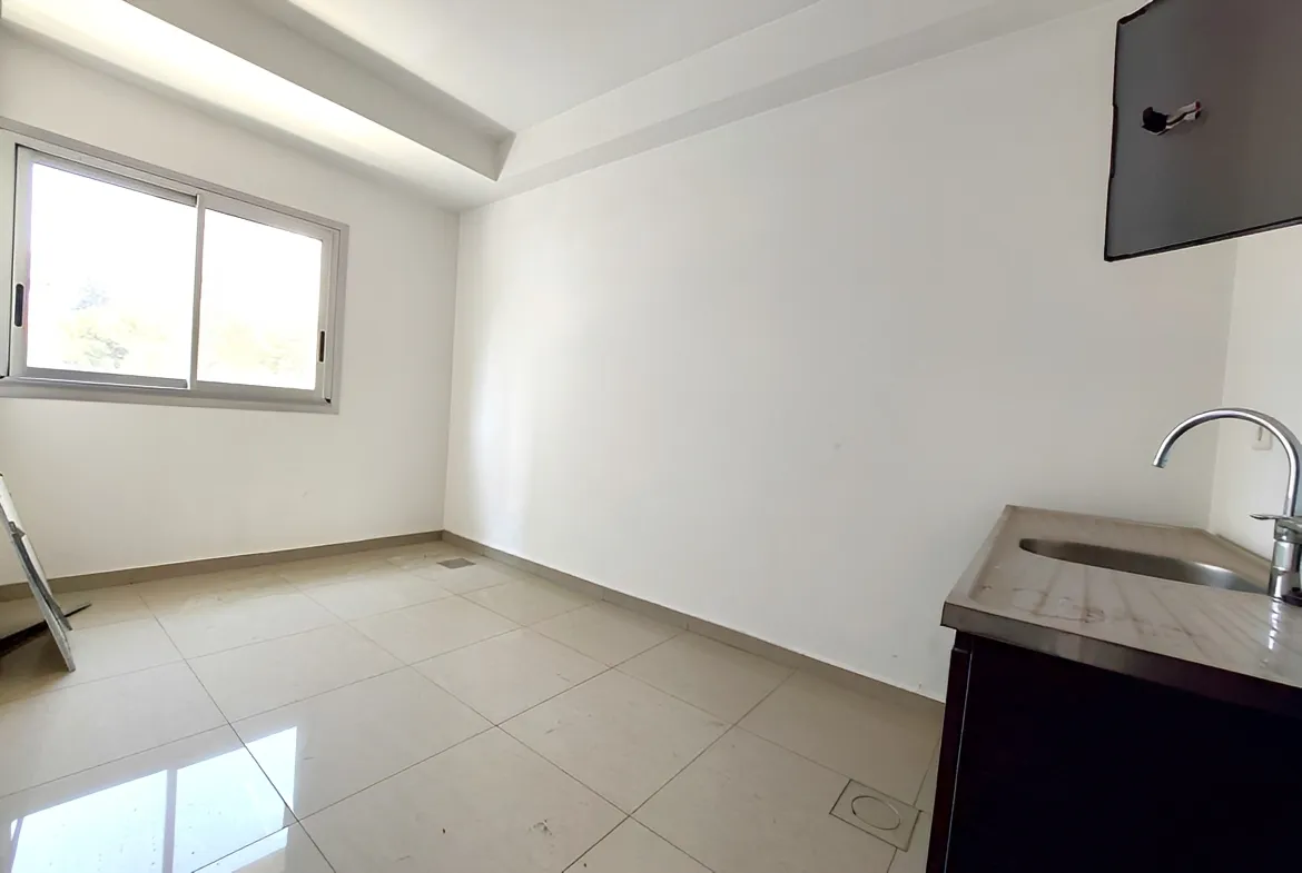 Office for Sale in Horch Tabet