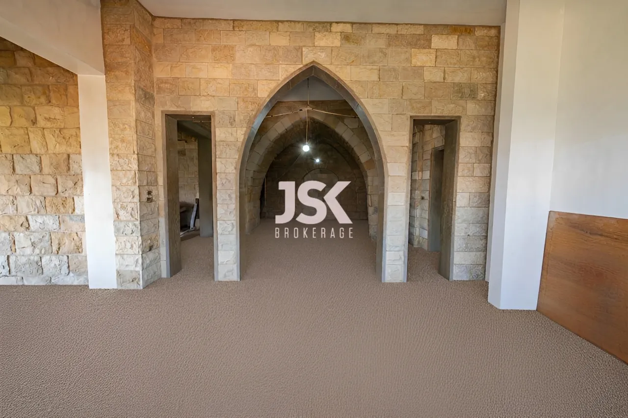 Building for Sale in Bsous