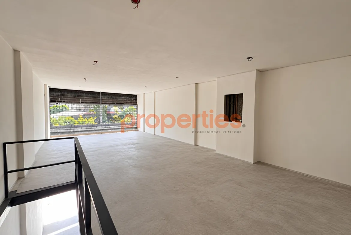 Showroom for Rent in Dekwaneh