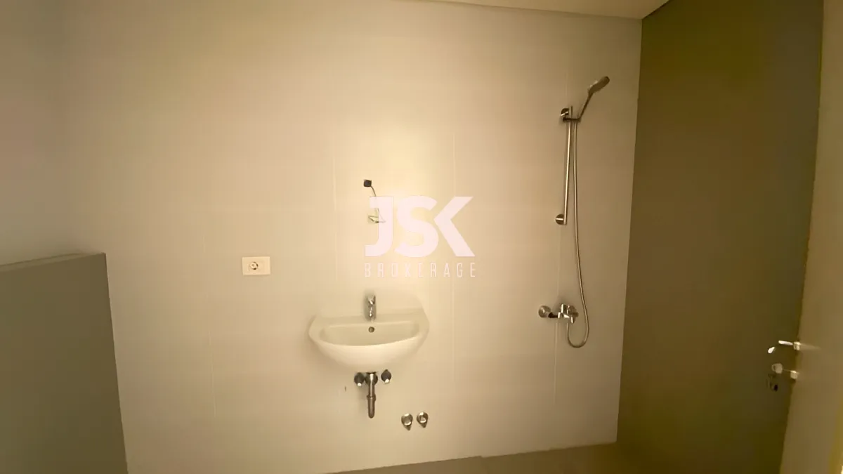 Apartment for Sale in Qornet El Hamra, Lebanon