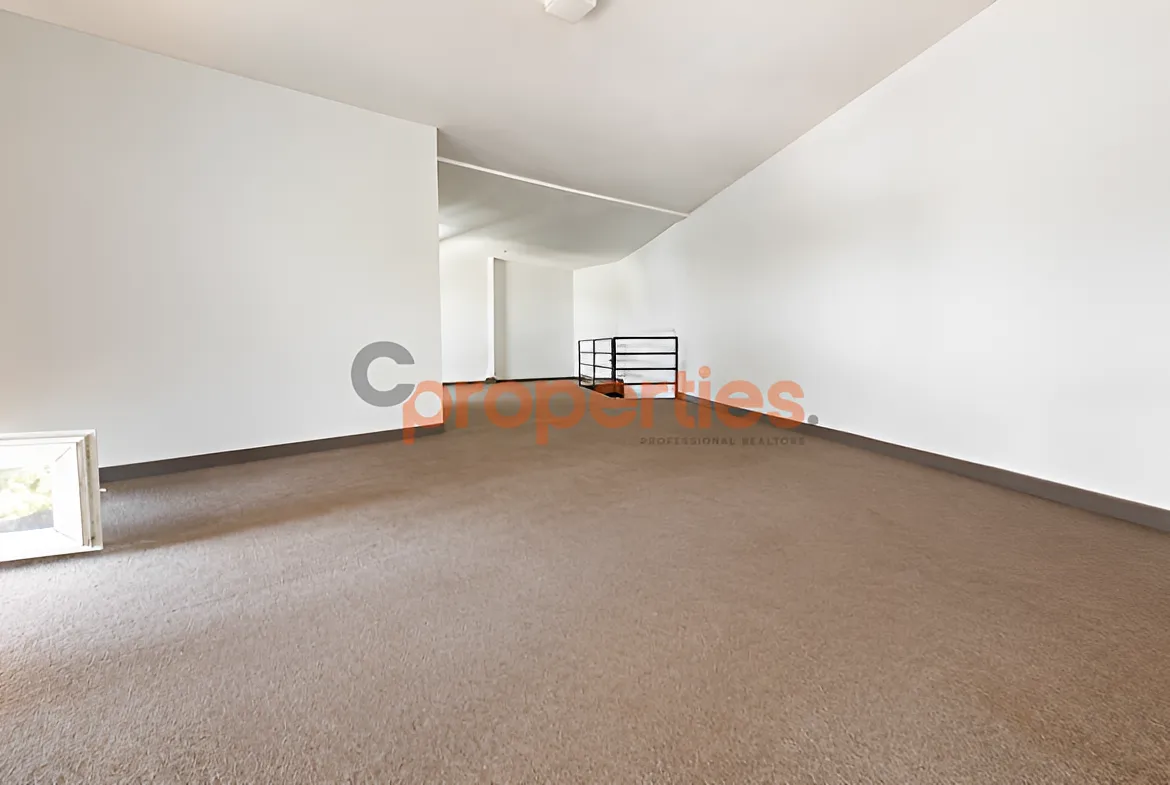Office for Rent in Ras Al Naba'a