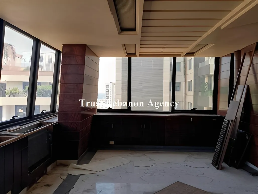 Office for rent in Achrafieh