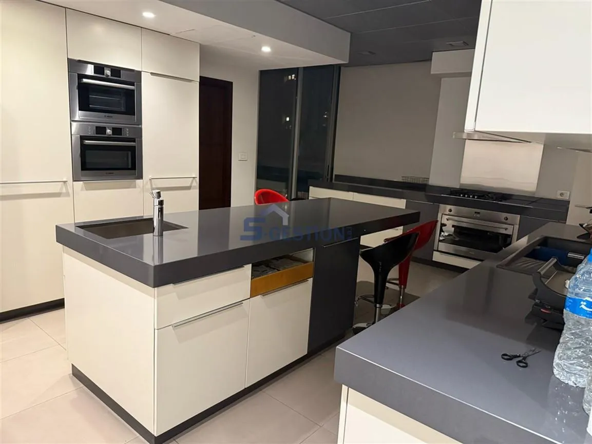 Apartment for Rent in Achrafieh - 4 bed, 4 bath