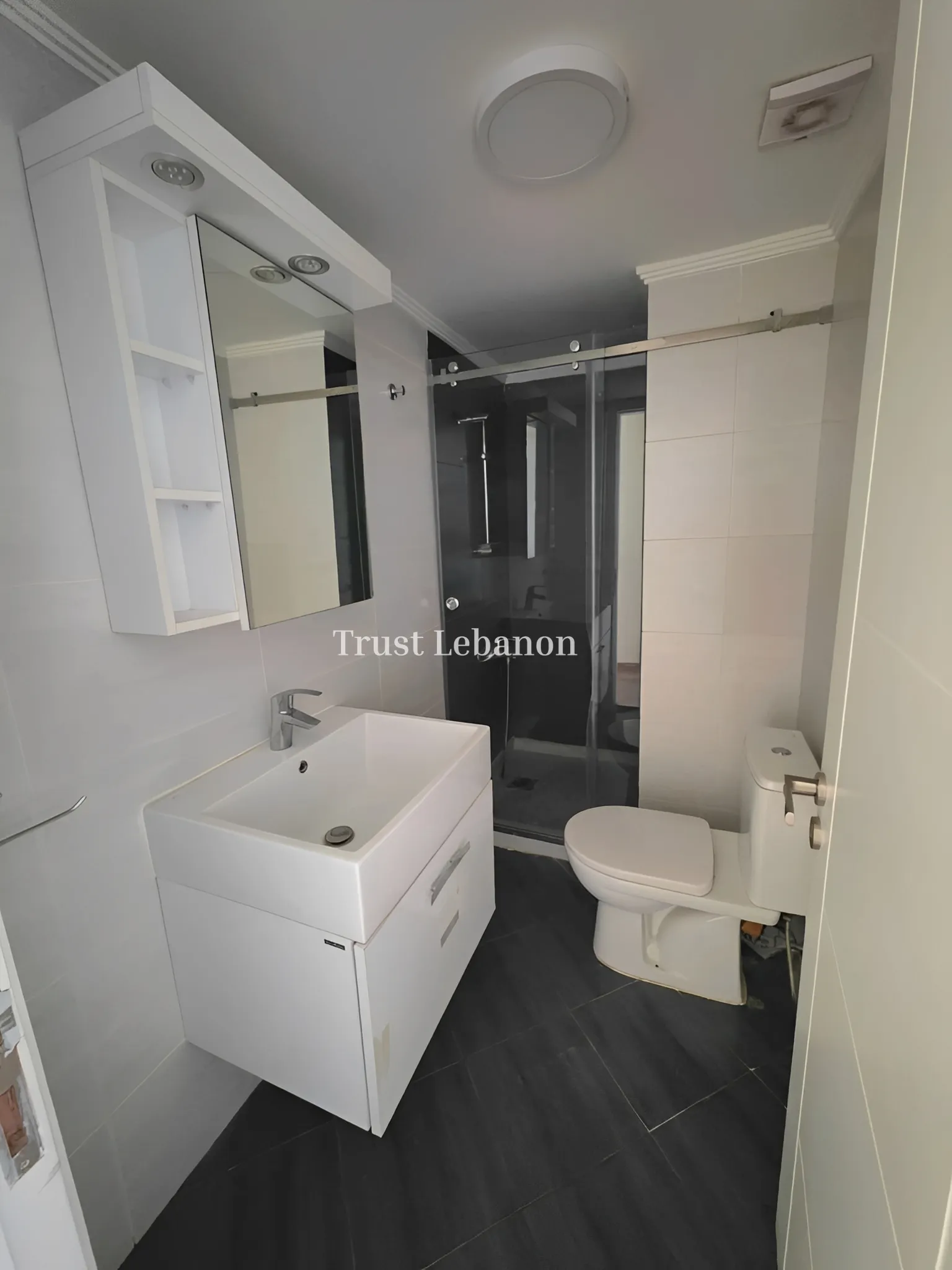 Apartment for sale in Qornet El Hamra, Lebanon
