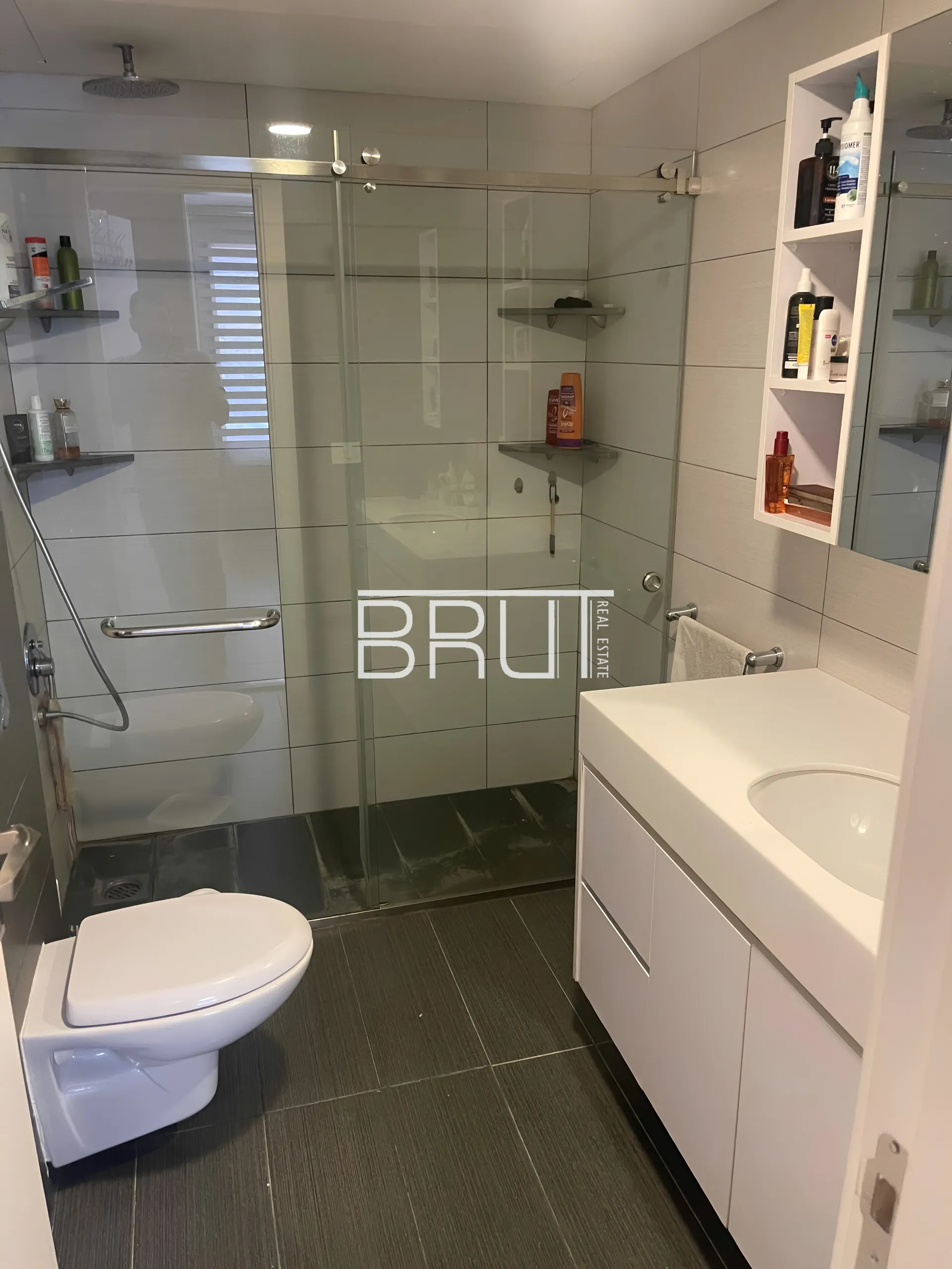 Apartment for Sale in Adma