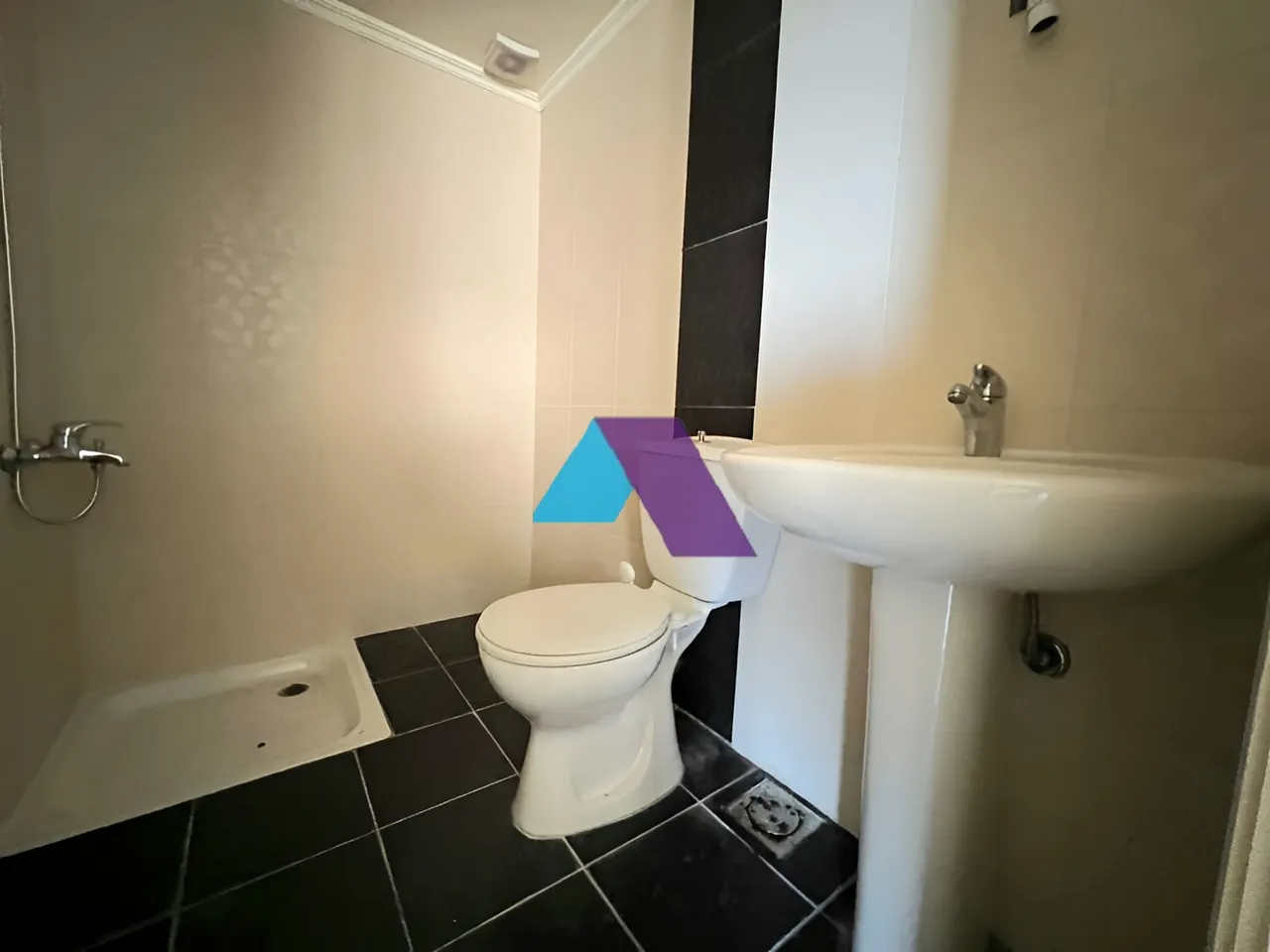 Apartment for Sale in Halat