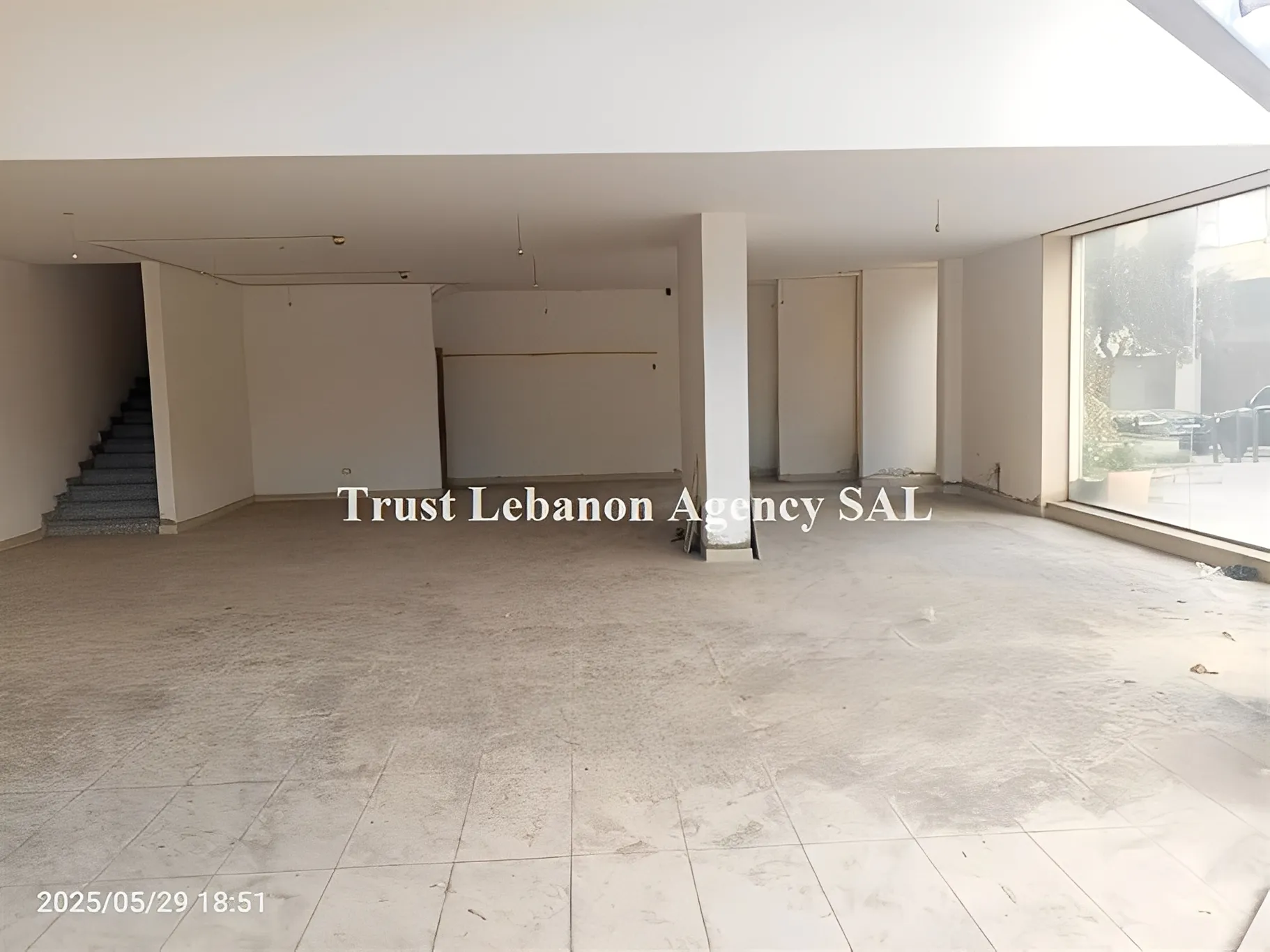 Commercial Property For Rent in Beirut, Ain El Tineh
