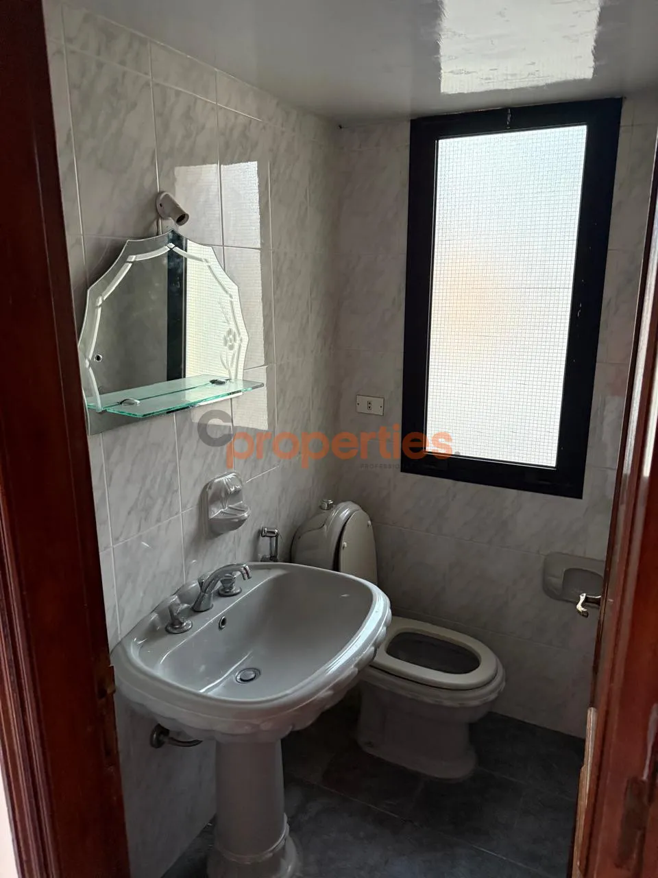 Apartment for Rent in Ain El Jdideh