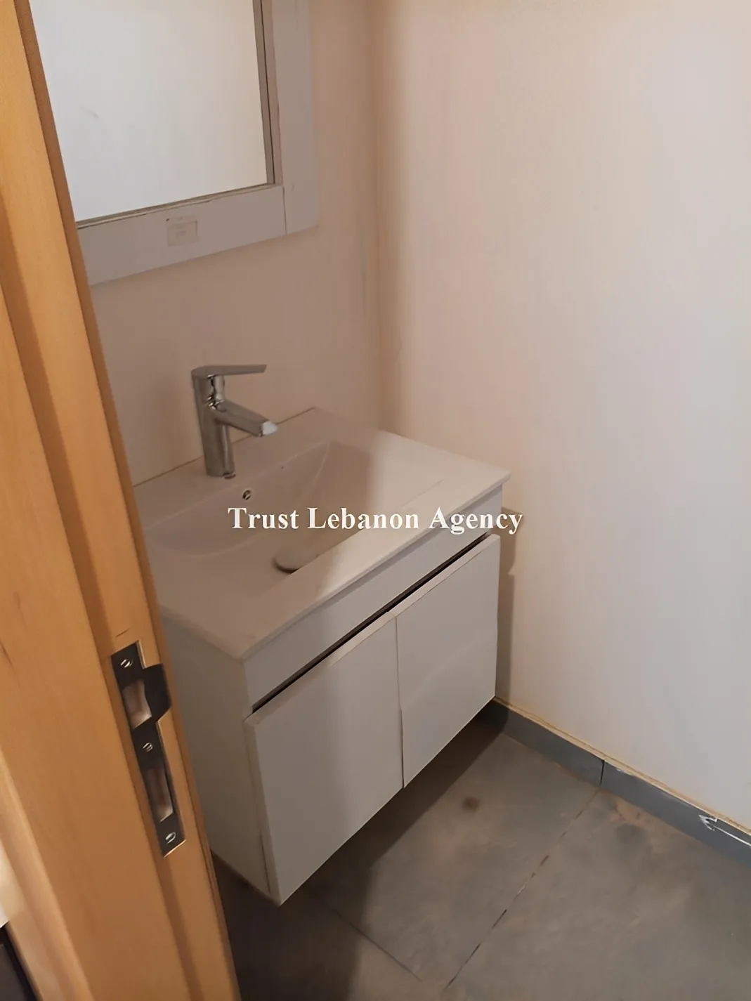 Office For Rent in Metn, Mansourieh