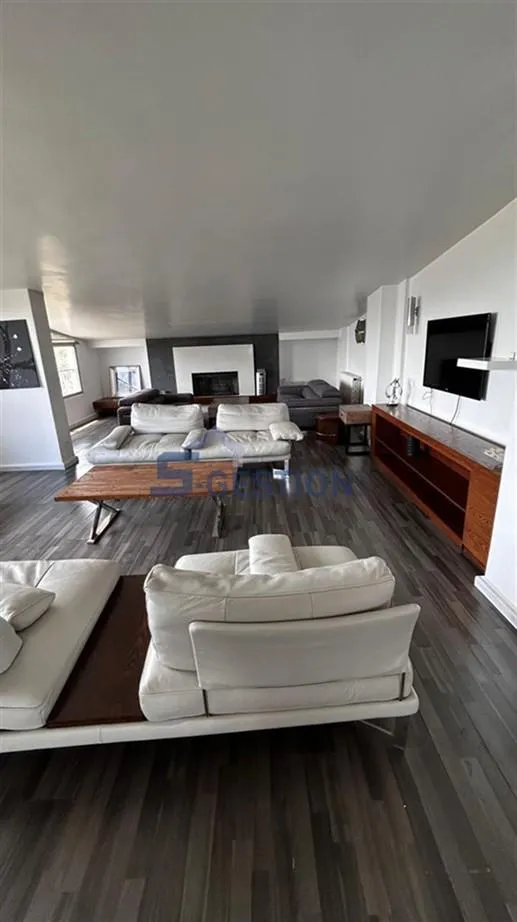 Apartment for Sale in Broummana - 3 bed, 5 bath