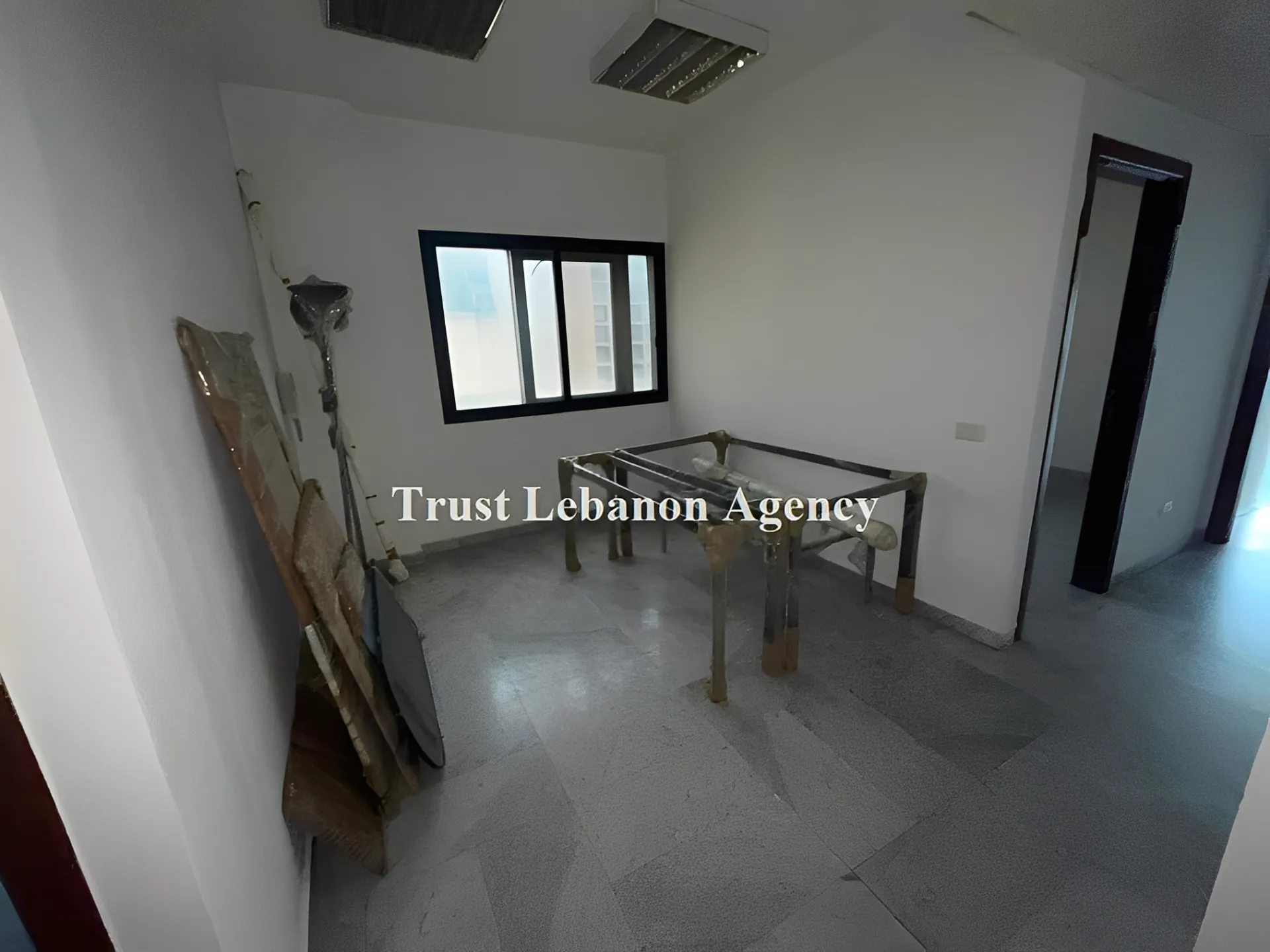 Office for rent in Metn, Bawchriye