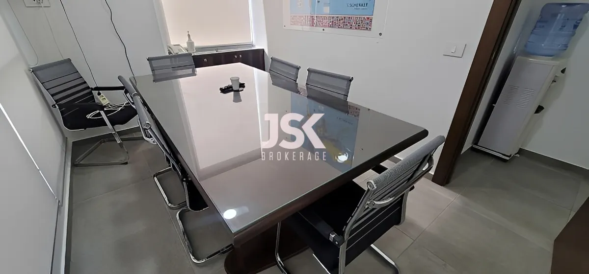Office for rent in Horch Tabet