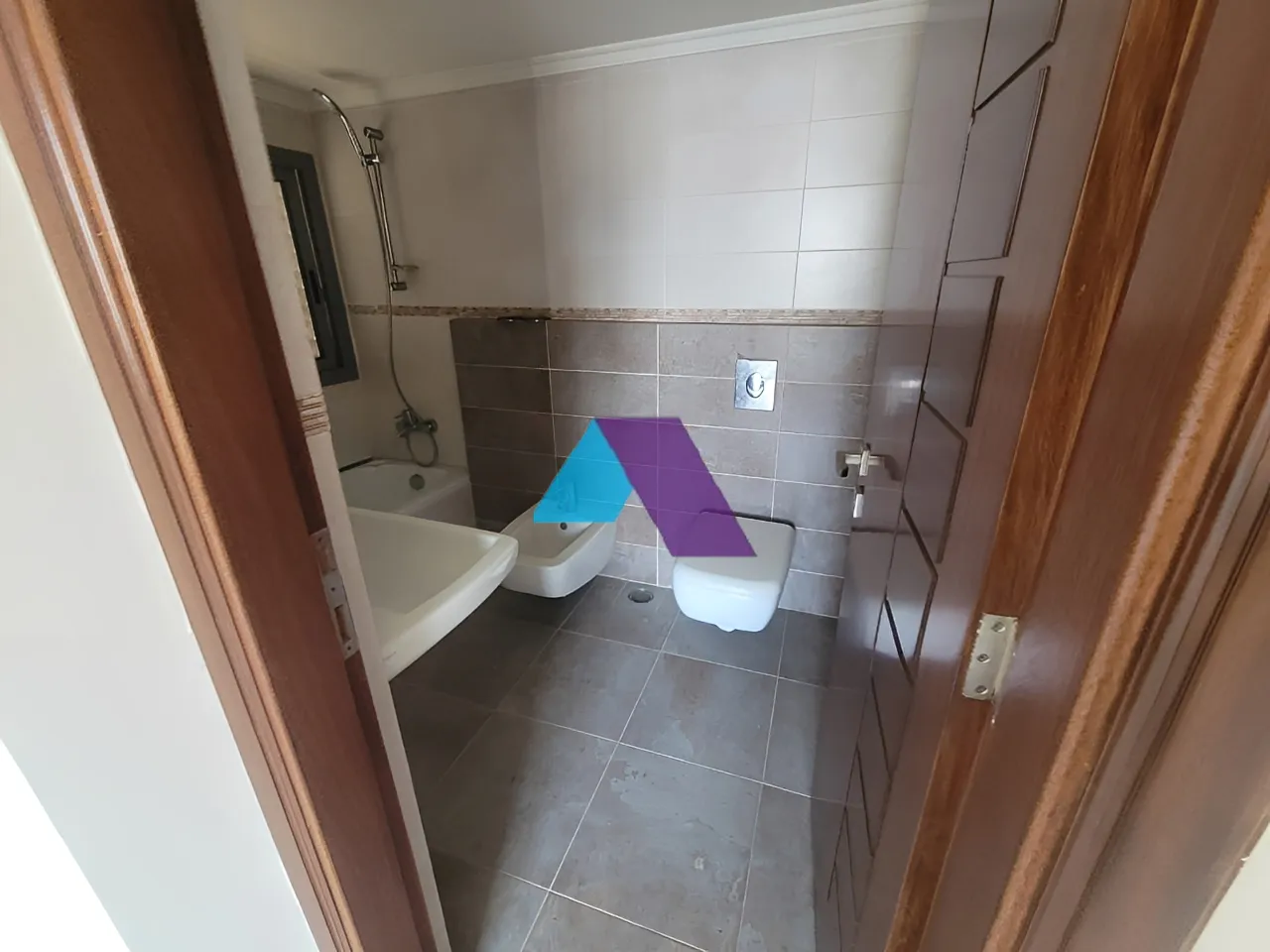 Apartment for sale in Ramlet El Baida, Beirut, Lebanon - 3 bed, 5 bath