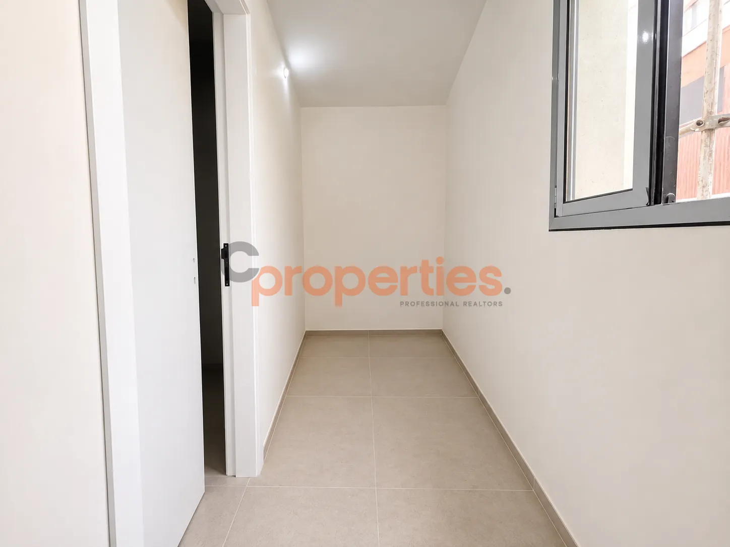 Shop for Sale in Mazraat Yachoua