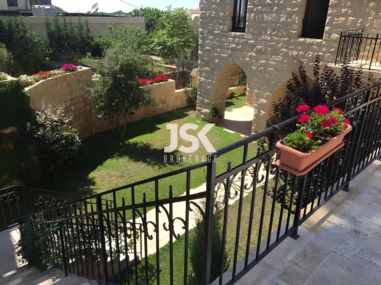 Villa for Sale in Bmekkine