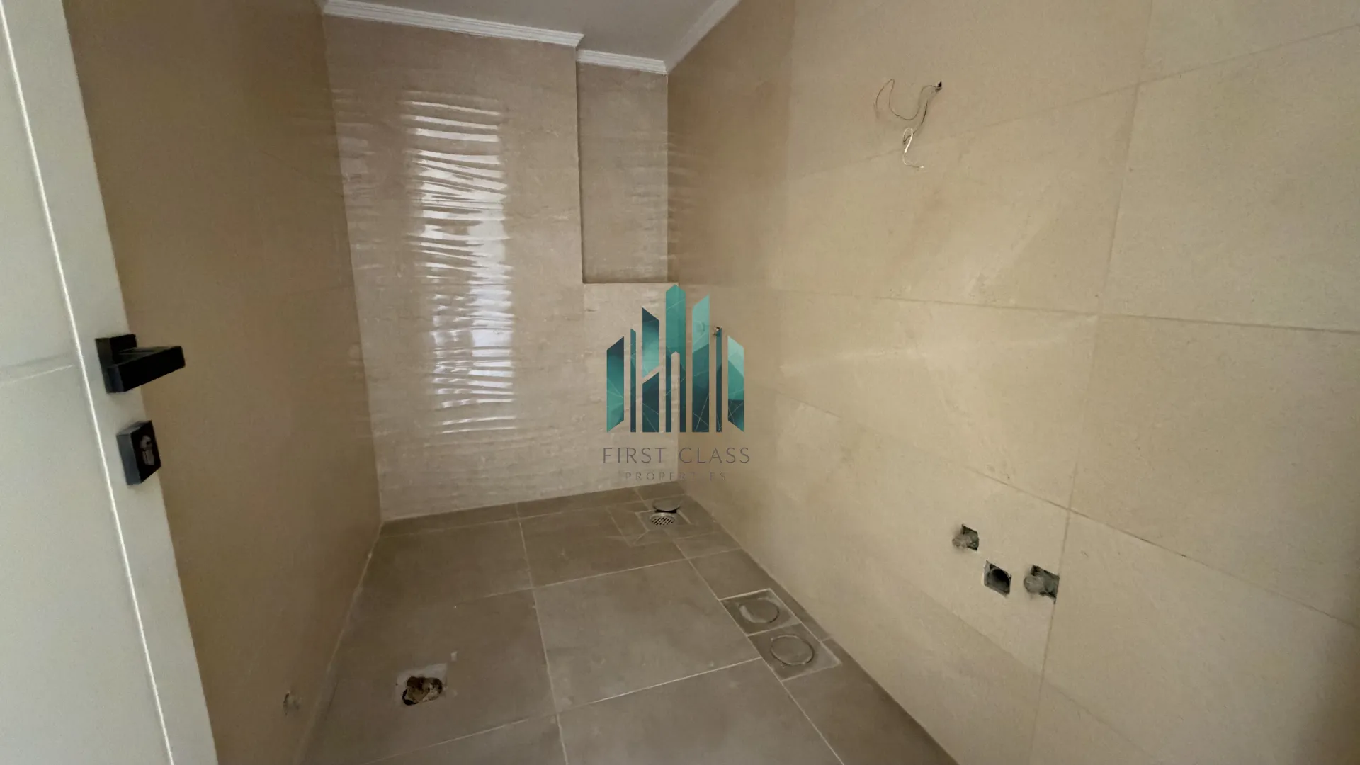 Apartment for Sale in Awkar
