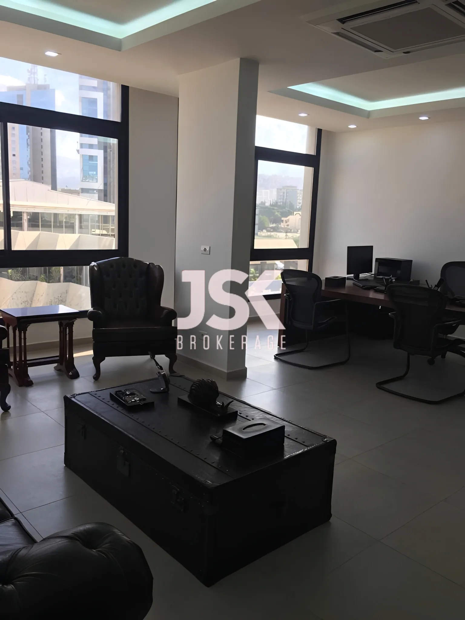 Office for rent in Sin El Fil