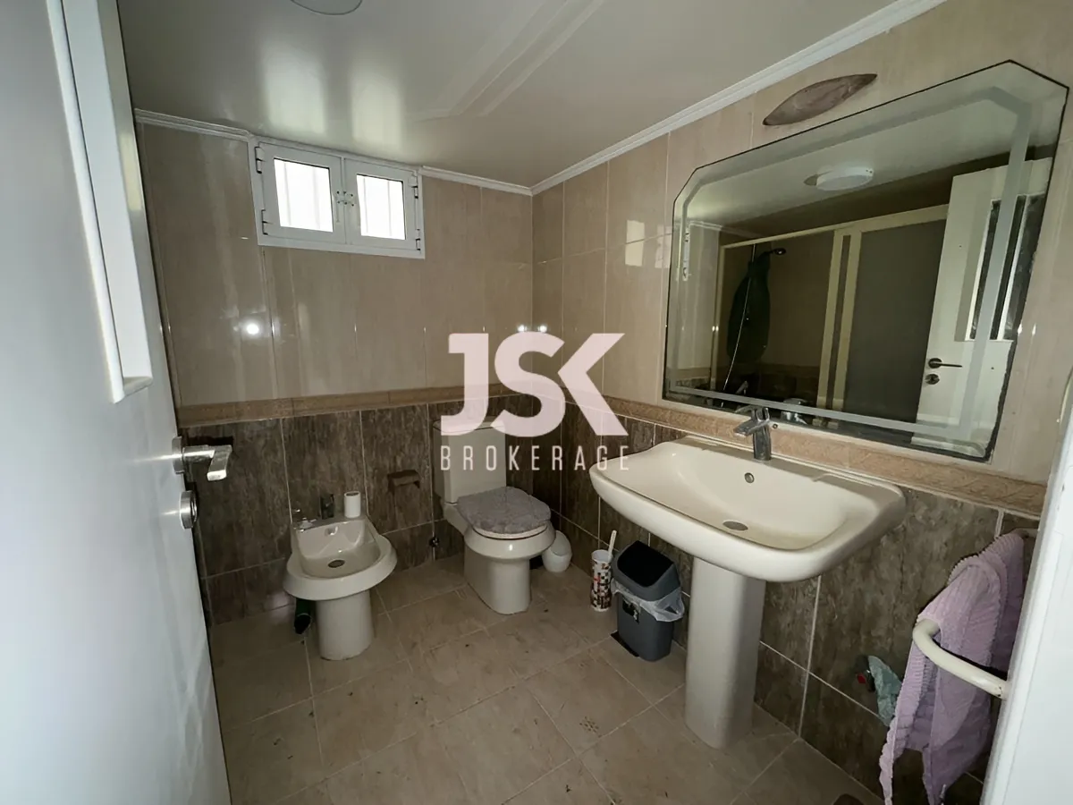 Apartment for Sale in Ain el remmeneh, Lebanon - 4 bed, 2 bath