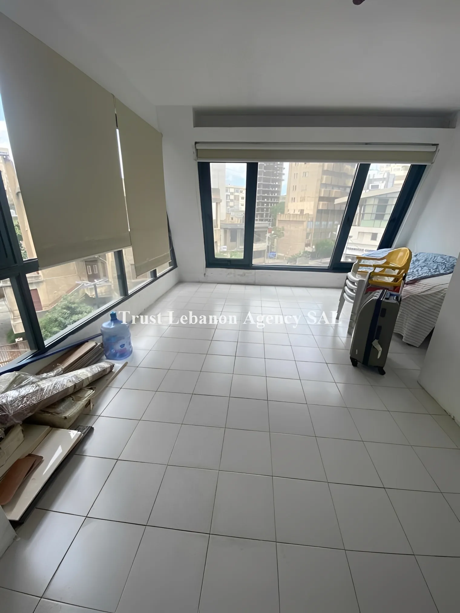 Office for sale in Metn, Zalka