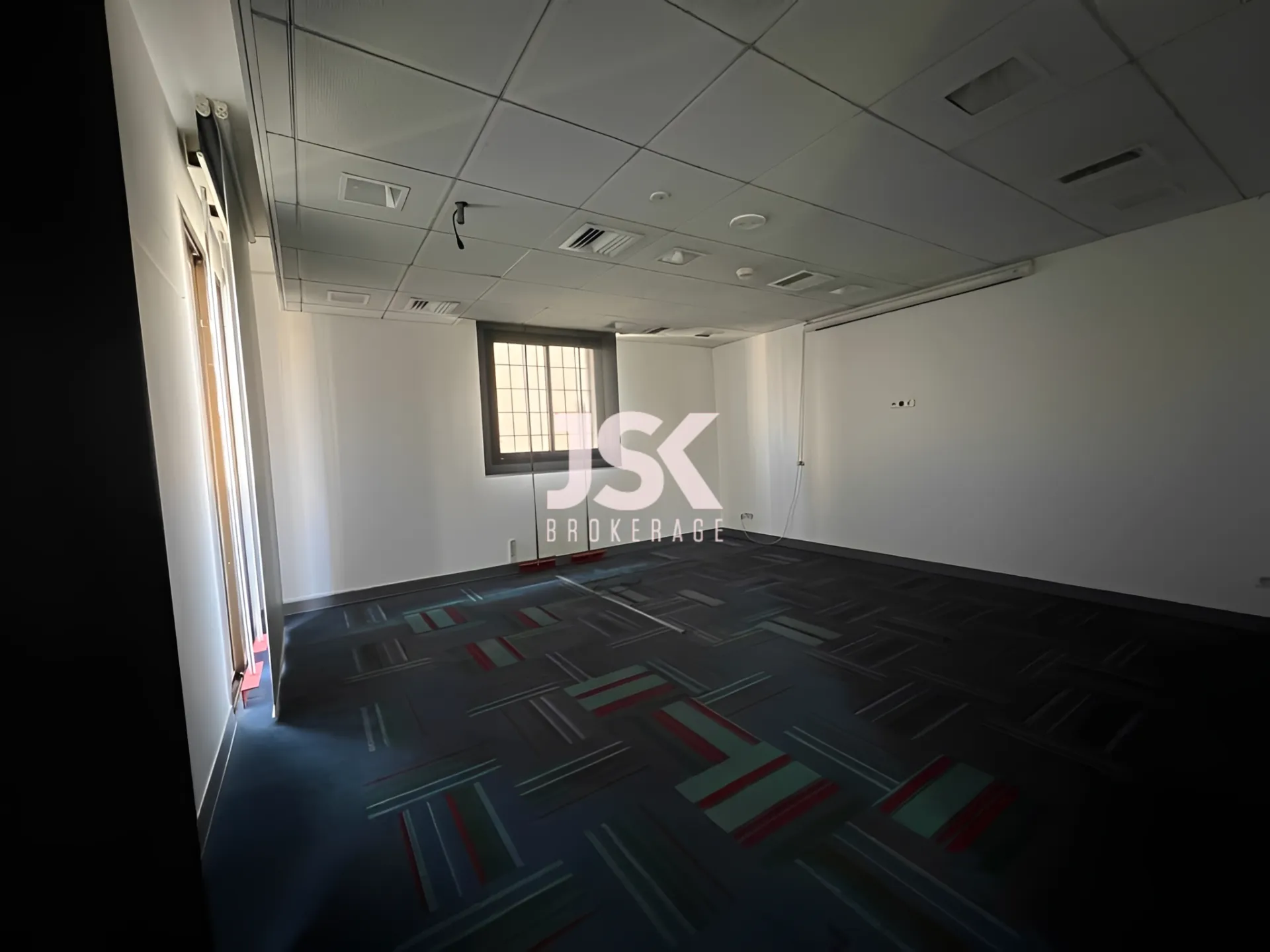 Building for Rent in Downtown