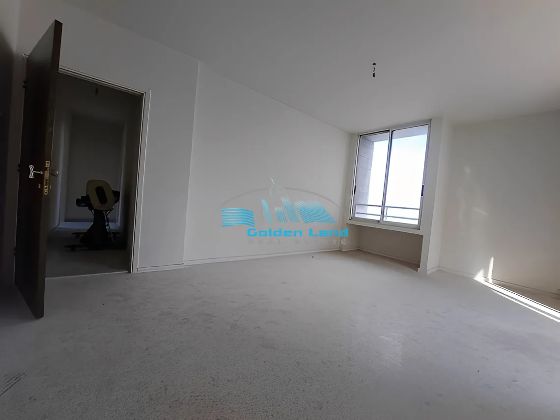 Office for rent in Mazraat Yachoua