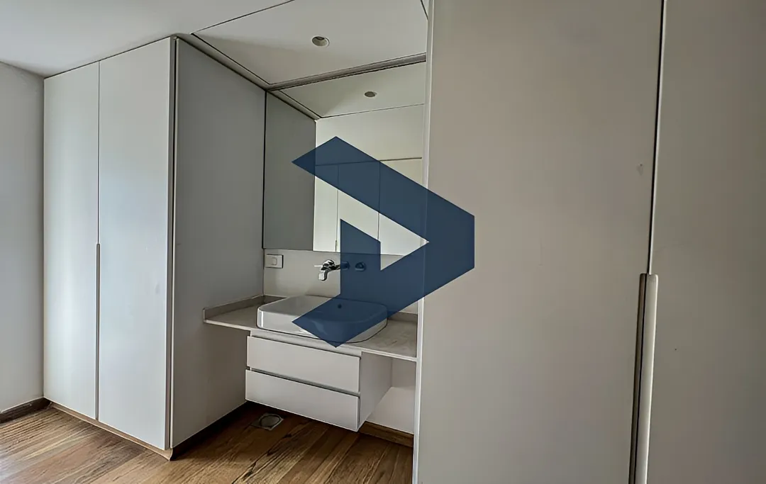 Apartment for rent in Achrafieh, Beirut, Lebanon - 1 bed, 2 bath