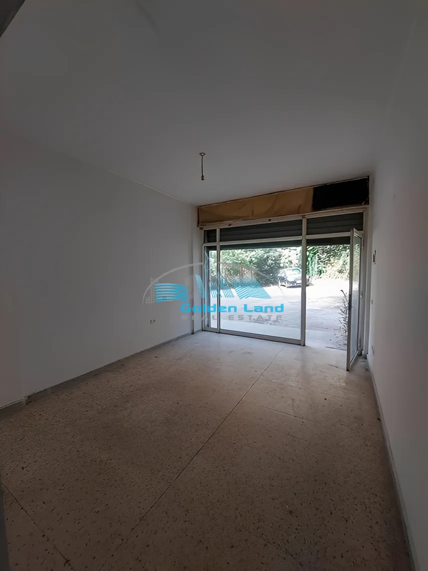 Shop for rent in Mazraat Yachoua