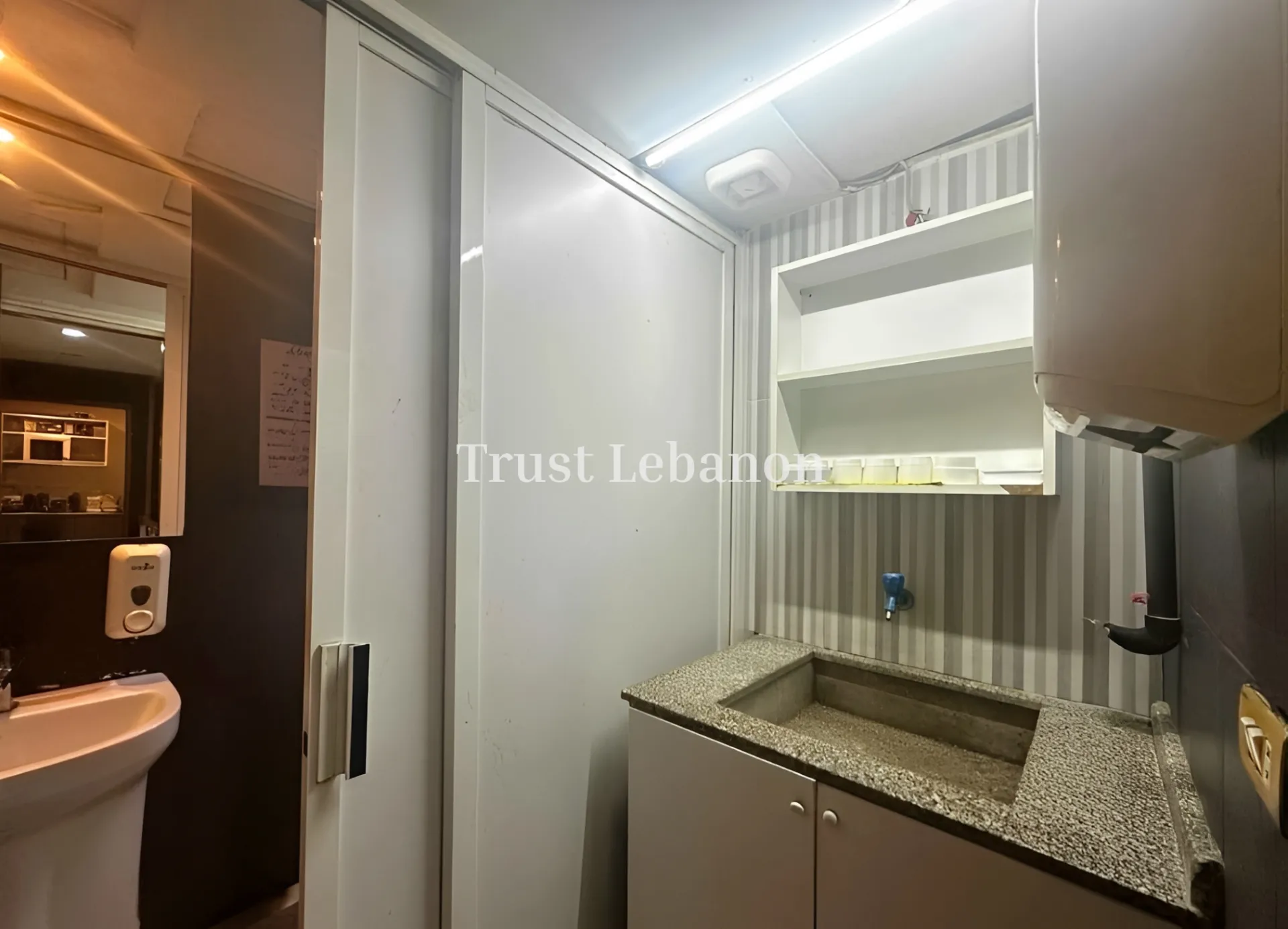 Showroom for rent in Horch Tabet, Lebanon