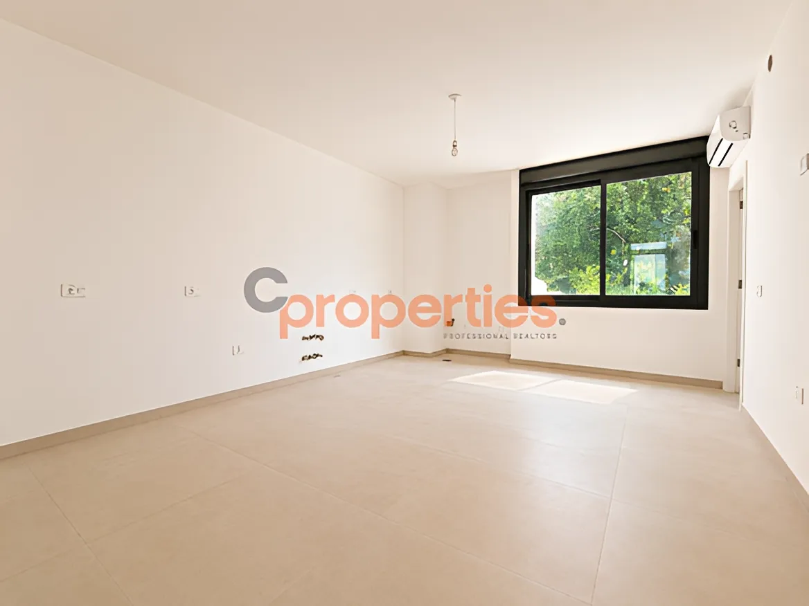 Apartment for Sale in Yarzeh - 4 bed, 5 bath