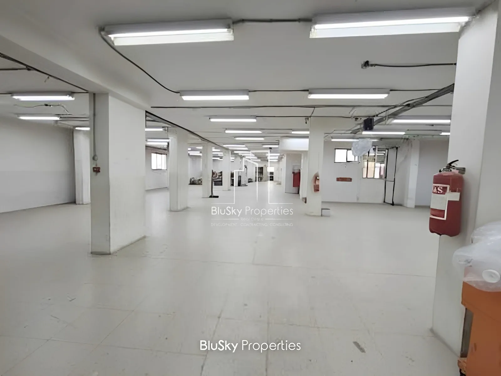 Warehouse for sale in Jdeideh