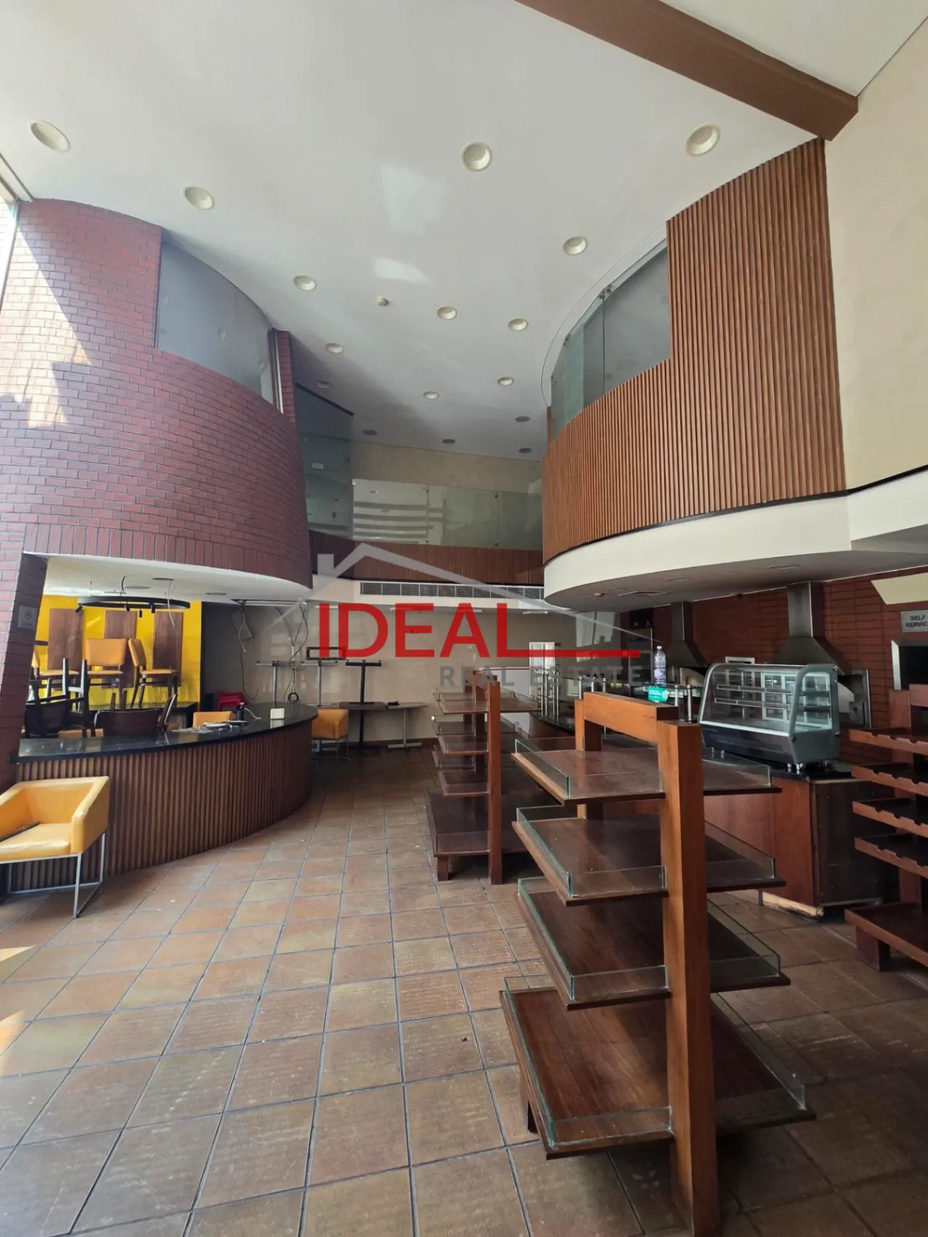 Restaurant for rent in Ain el remmeneh, baabda, Lebanon