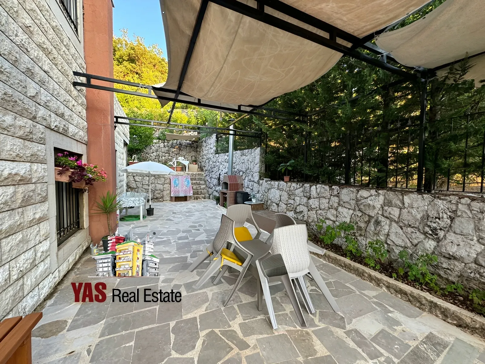 Villa for Sale in Ajaltoun