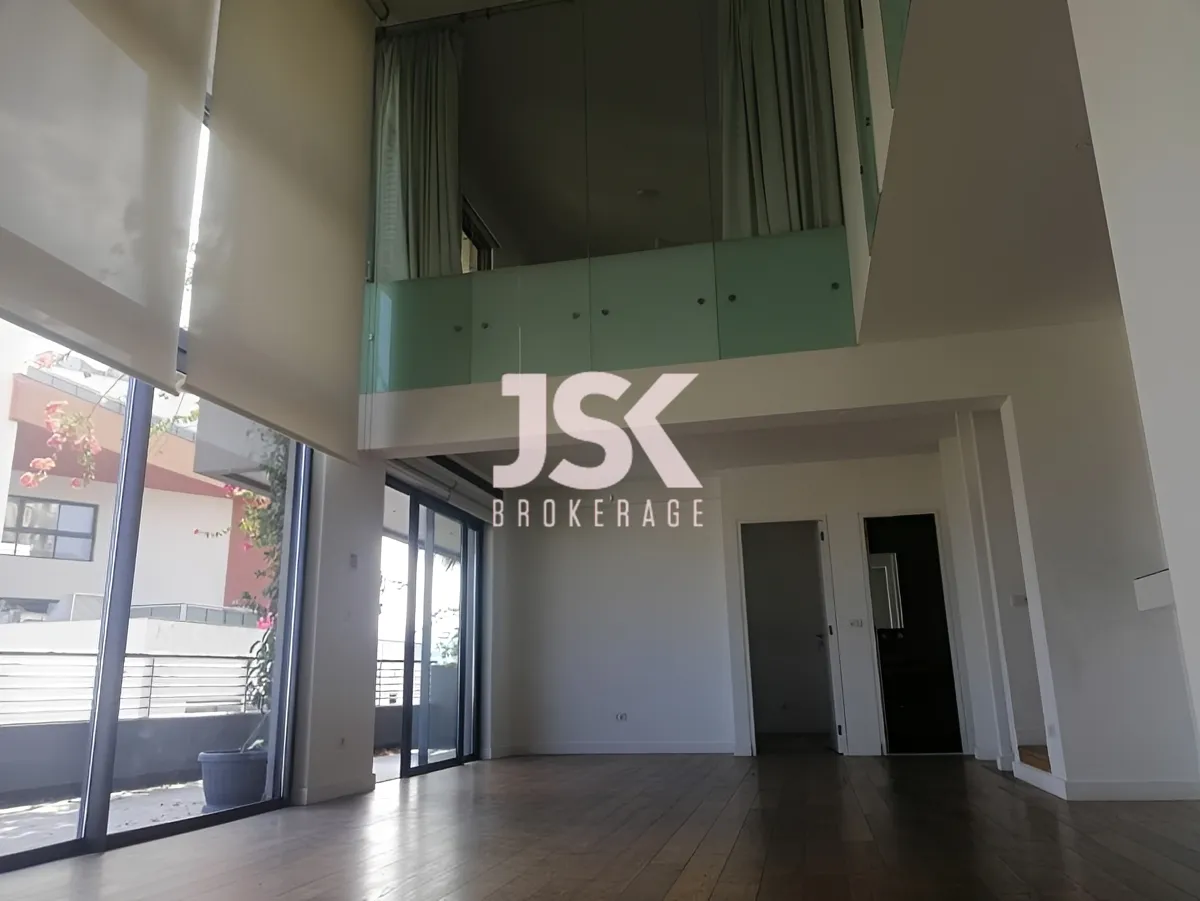 Duplex for Sale in Syoufi, Beirut, Lebanon - 3 bed, 4 bath