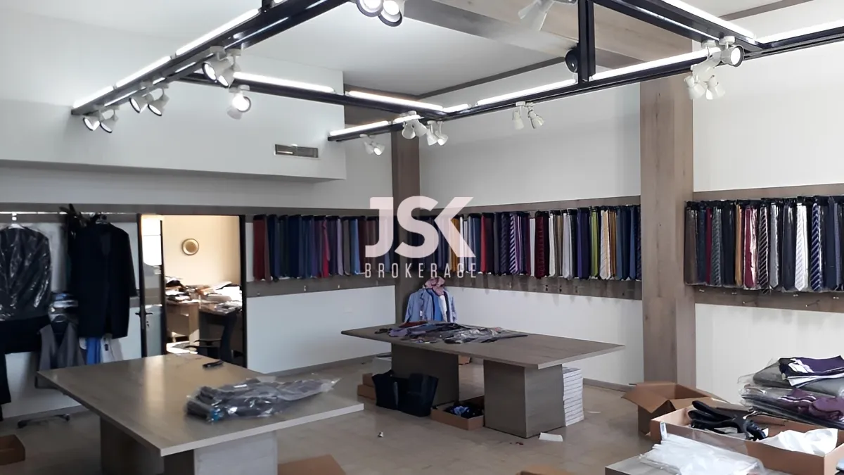 Showroom for Sale in Daoura, Lebanon