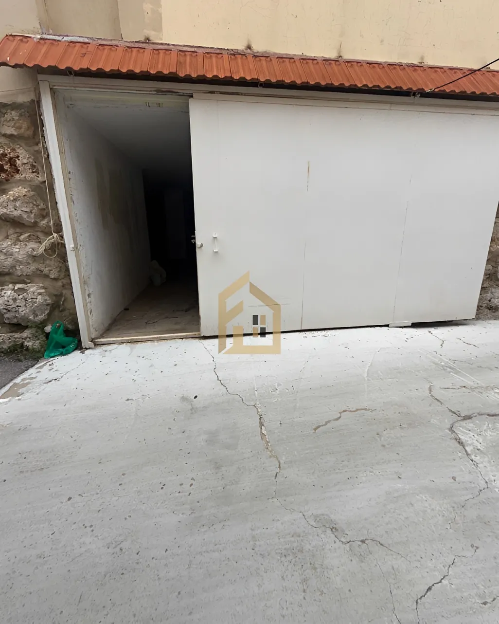 Warehouse for rent in Ashqout, Lebanon