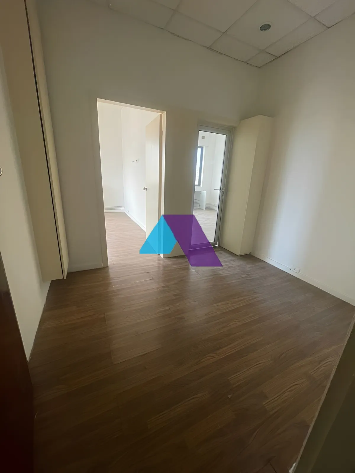 Office for Sale in Sin El Fil