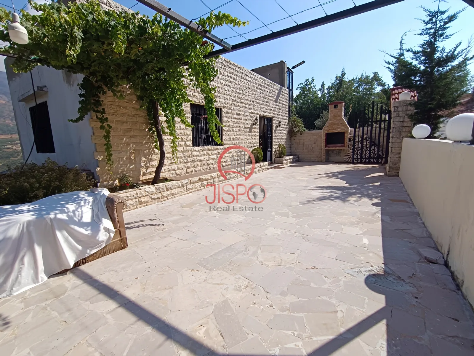 Villa for Sale in Faqra