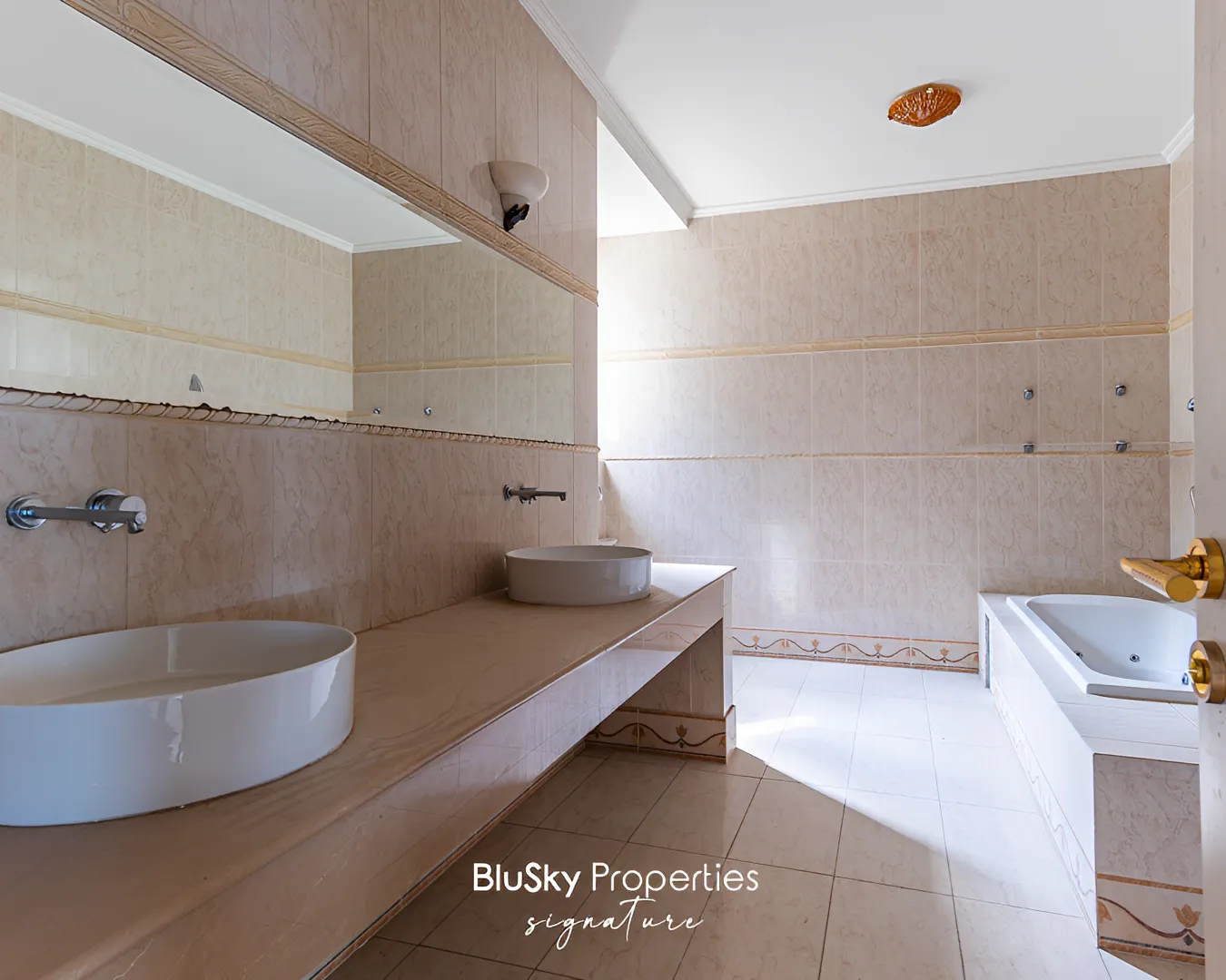 Apartment for sale in Ain Saadeh