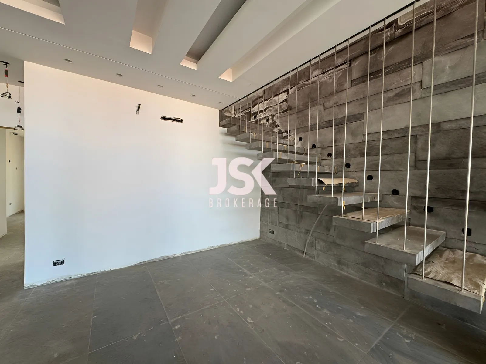 Duplex for Sale in Dekwaneh